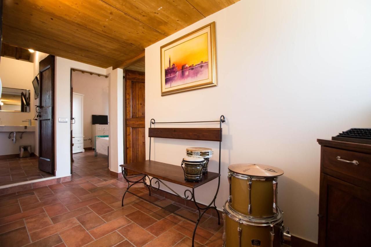 Grande Villa Storica Per Vacanze Con Giardino Privato E Piscina Ostra ภายนอก รูปภาพ