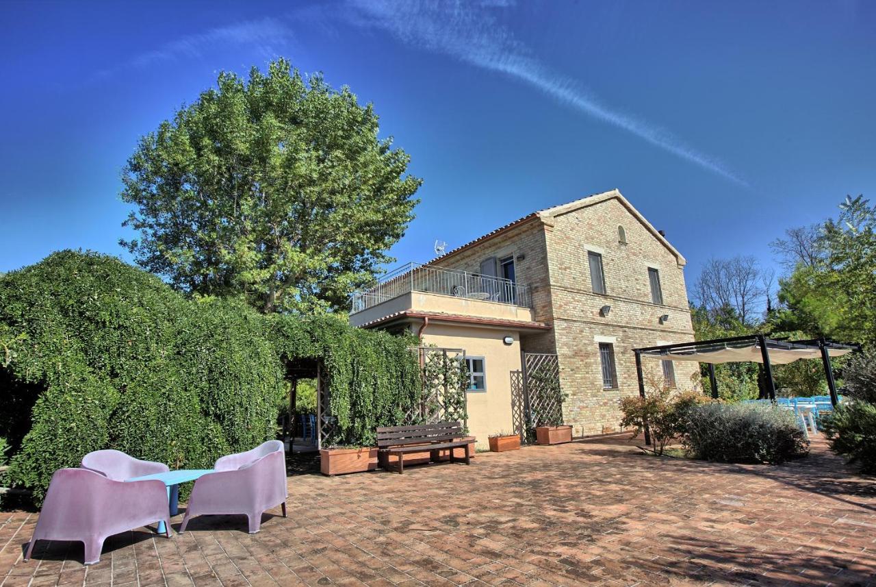 Grande Villa Storica Per Vacanze Con Giardino Privato E Piscina Ostra ภายนอก รูปภาพ