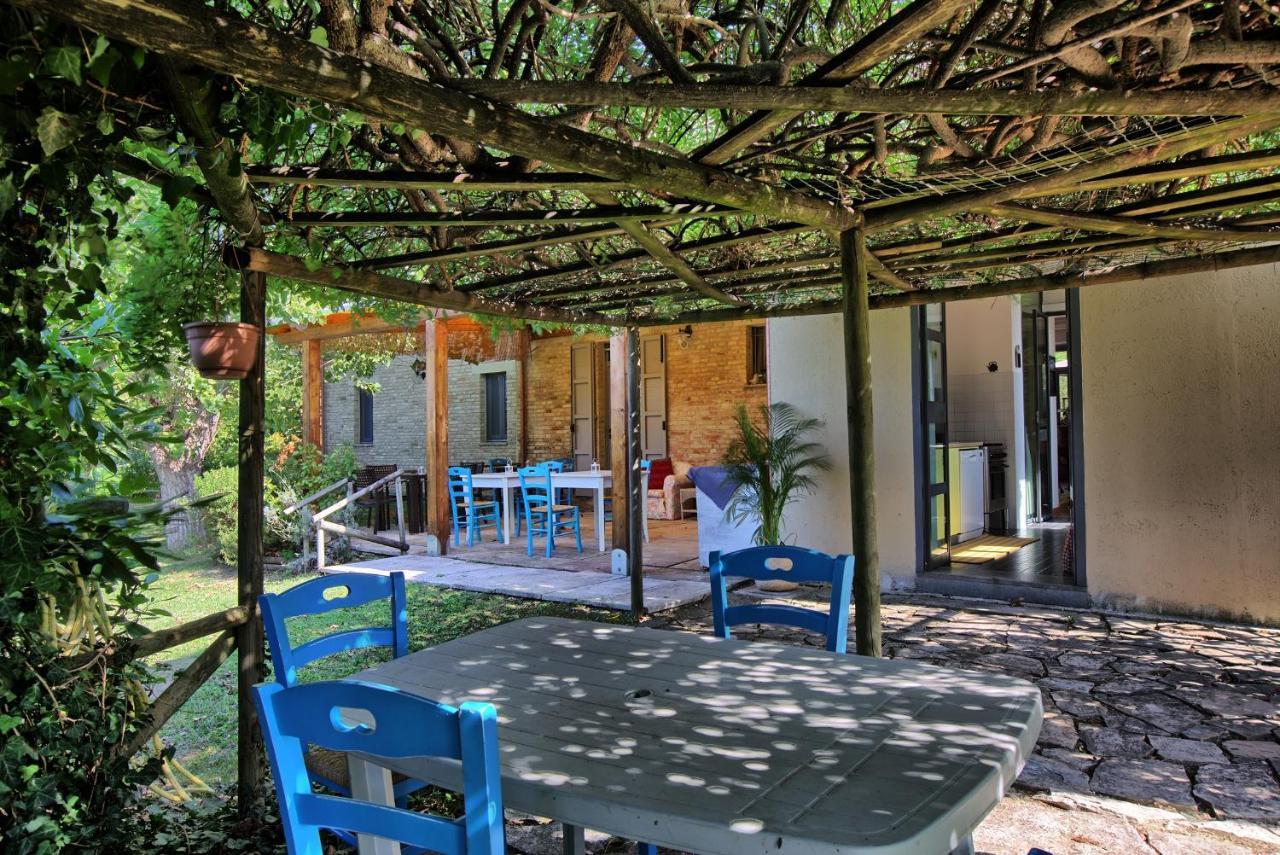 Grande Villa Storica Per Vacanze Con Giardino Privato E Piscina Ostra ภายนอก รูปภาพ