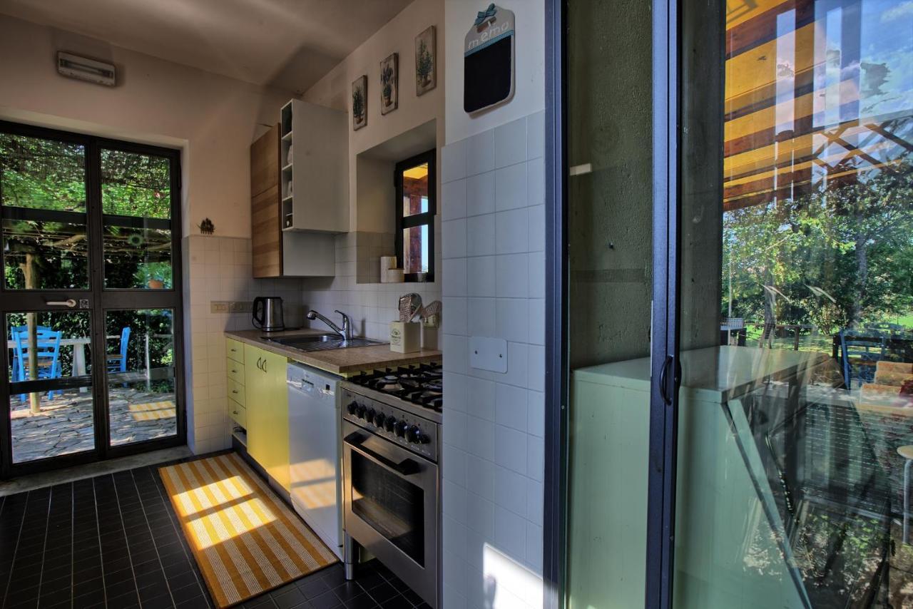 Grande Villa Storica Per Vacanze Con Giardino Privato E Piscina Ostra ภายนอก รูปภาพ