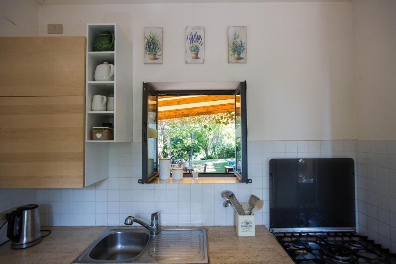 Grande Villa Storica Per Vacanze Con Giardino Privato E Piscina Ostra ภายนอก รูปภาพ
