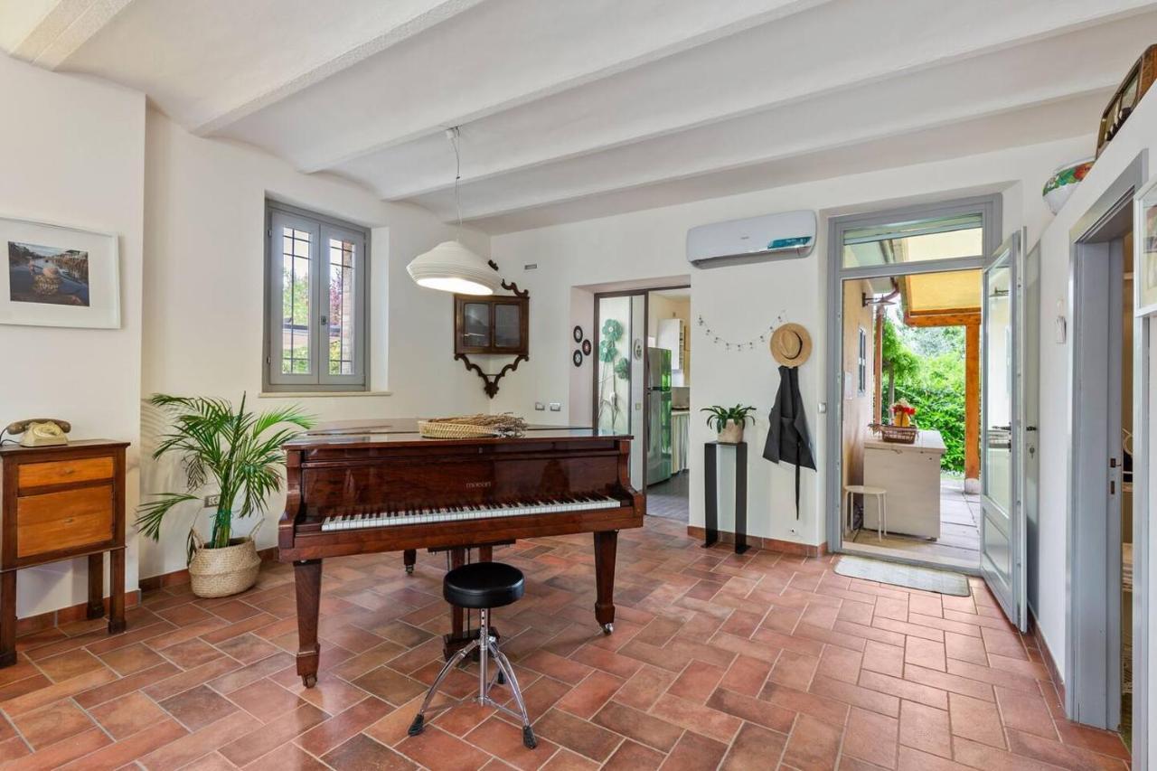 Grande Villa Storica Per Vacanze Con Giardino Privato E Piscina Ostra ภายนอก รูปภาพ