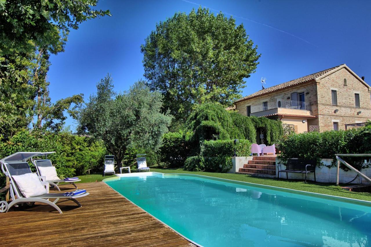 Grande Villa Storica Per Vacanze Con Giardino Privato E Piscina Ostra ภายนอก รูปภาพ