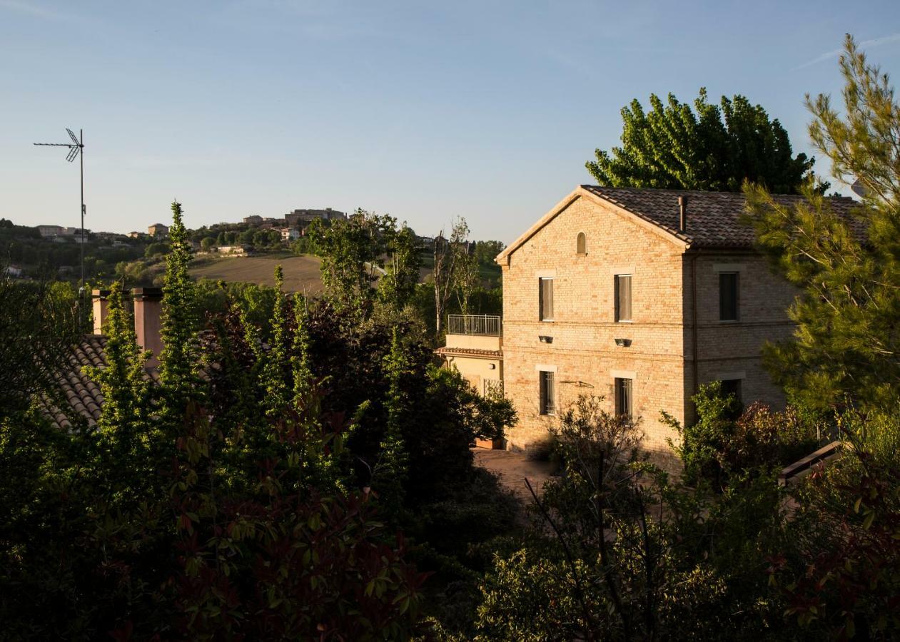 Grande Villa Storica Per Vacanze Con Giardino Privato E Piscina Ostra ภายนอก รูปภาพ