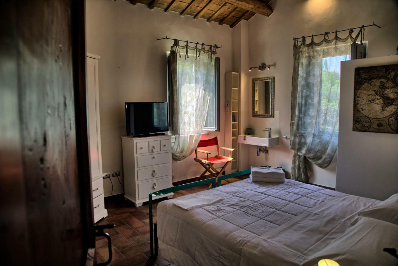 Grande Villa Storica Per Vacanze Con Giardino Privato E Piscina Ostra ภายนอก รูปภาพ