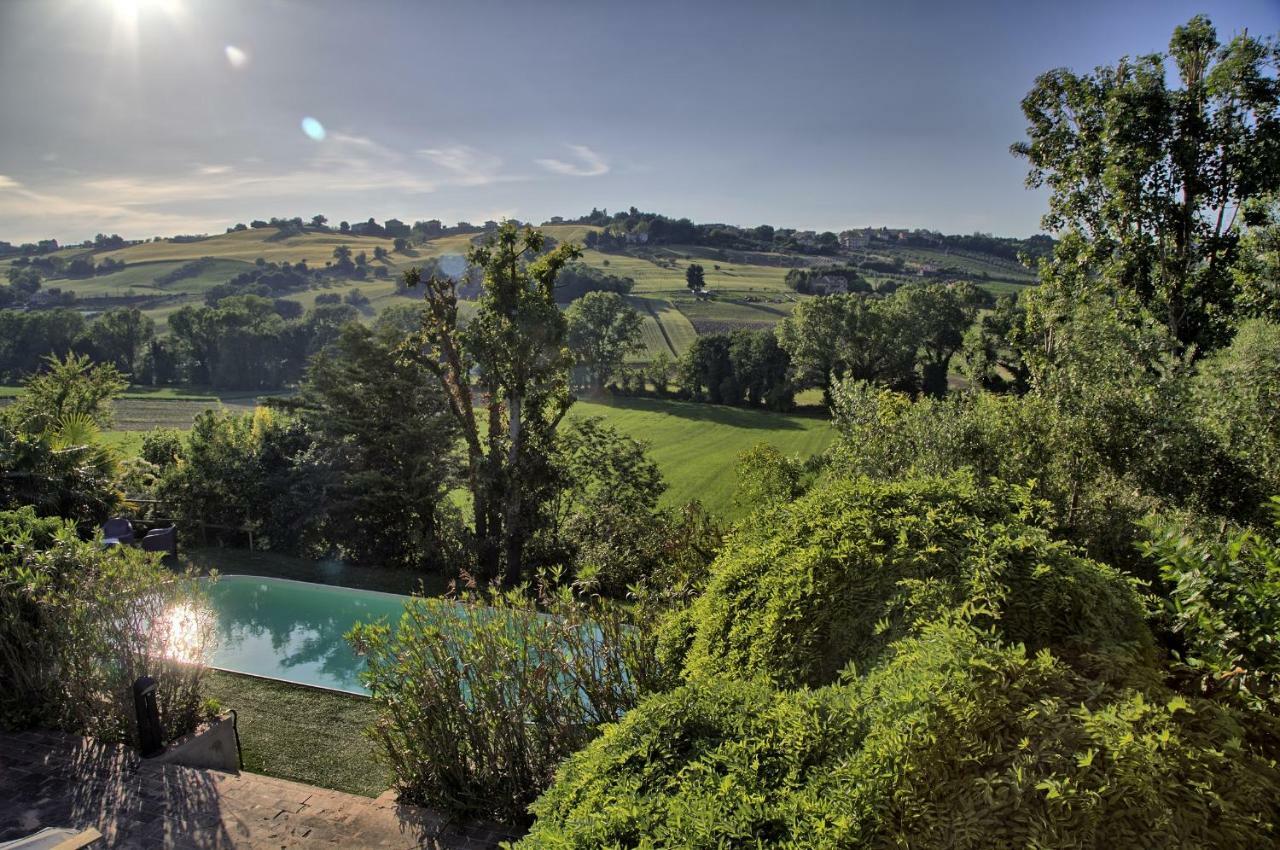 Grande Villa Storica Per Vacanze Con Giardino Privato E Piscina Ostra ภายนอก รูปภาพ