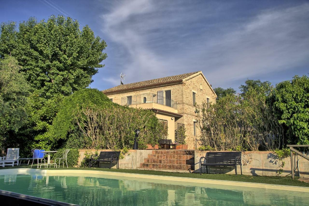 Grande Villa Storica Per Vacanze Con Giardino Privato E Piscina Ostra ภายนอก รูปภาพ