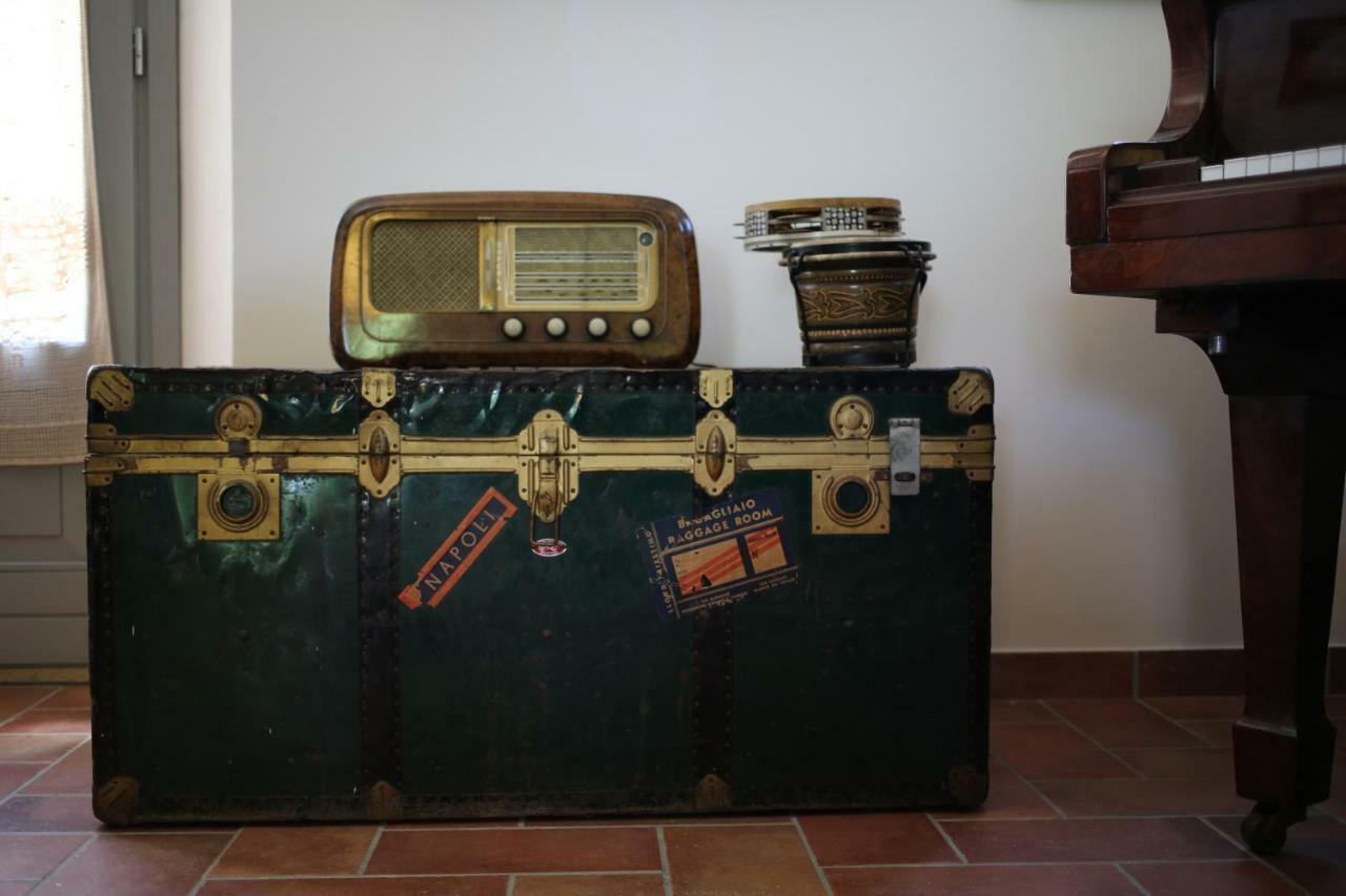 Grande Villa Storica Per Vacanze Con Giardino Privato E Piscina Ostra ภายนอก รูปภาพ