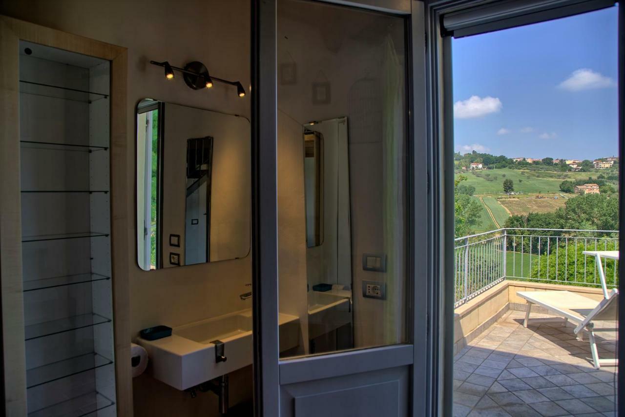 Grande Villa Storica Per Vacanze Con Giardino Privato E Piscina Ostra ภายนอก รูปภาพ