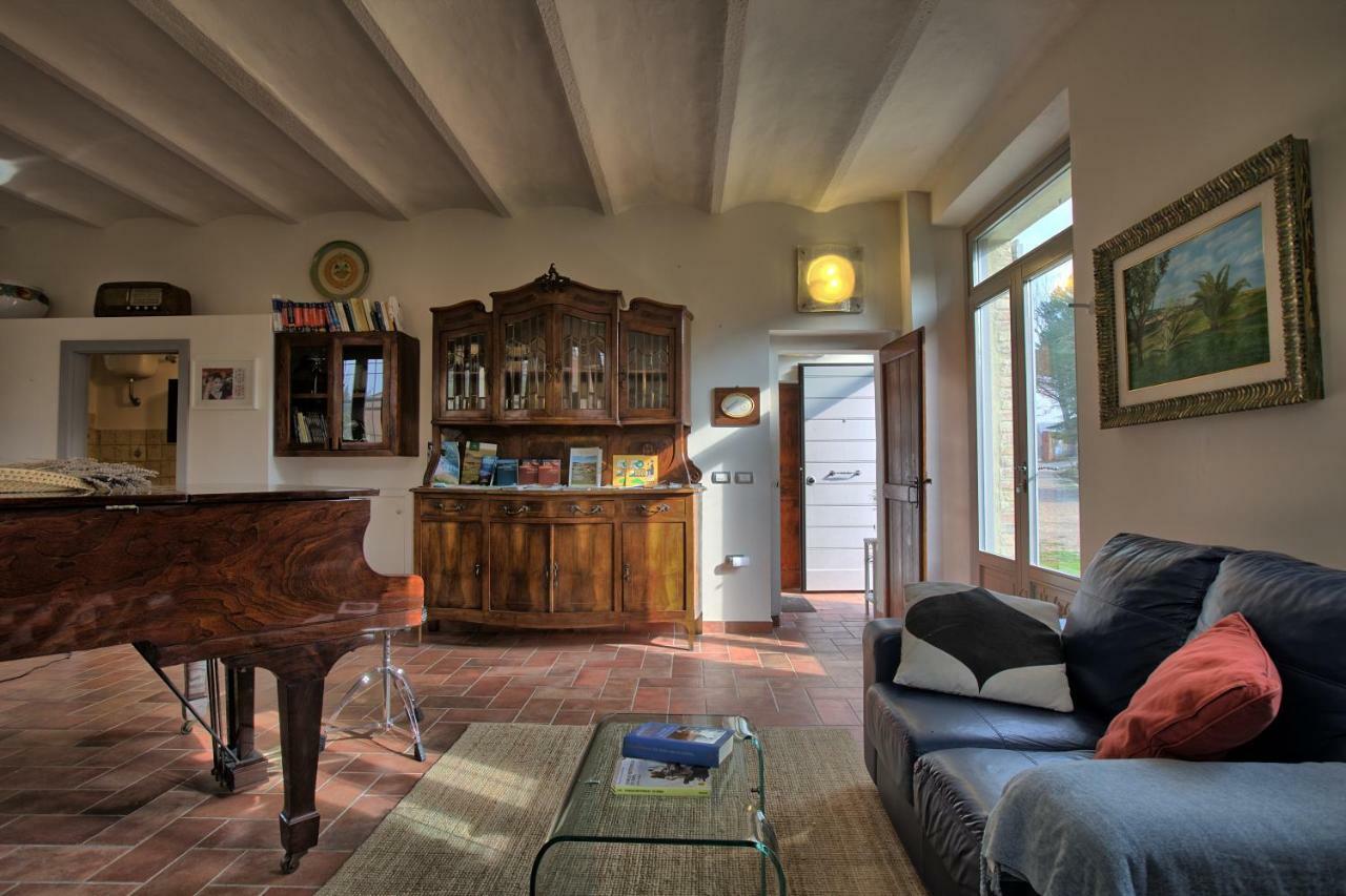 Grande Villa Storica Per Vacanze Con Giardino Privato E Piscina Ostra ภายนอก รูปภาพ