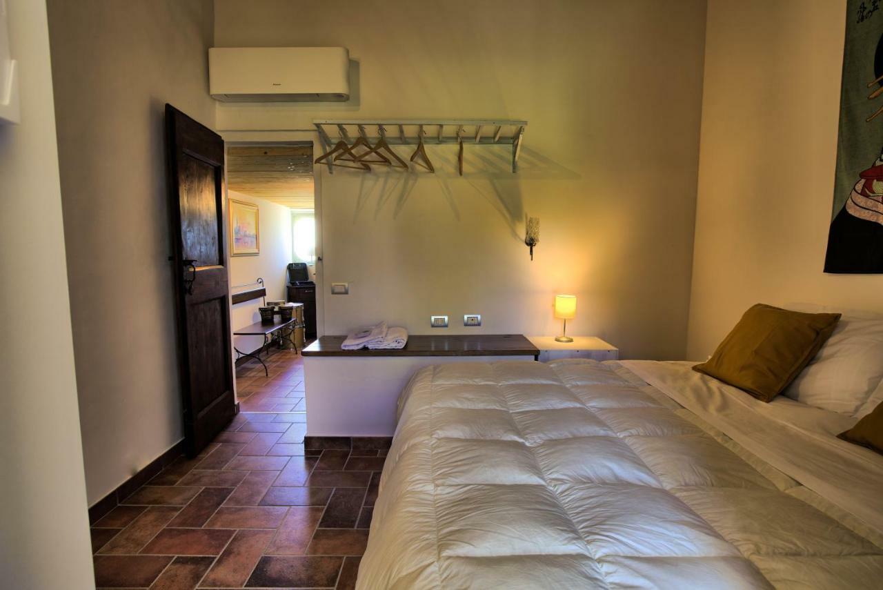 Grande Villa Storica Per Vacanze Con Giardino Privato E Piscina Ostra ภายนอก รูปภาพ