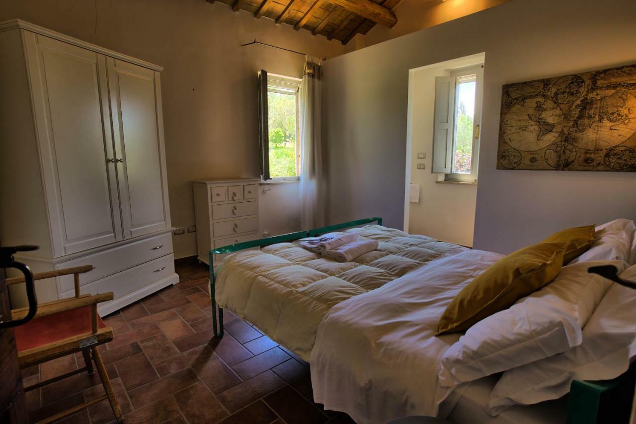 Grande Villa Storica Per Vacanze Con Giardino Privato E Piscina Ostra ภายนอก รูปภาพ