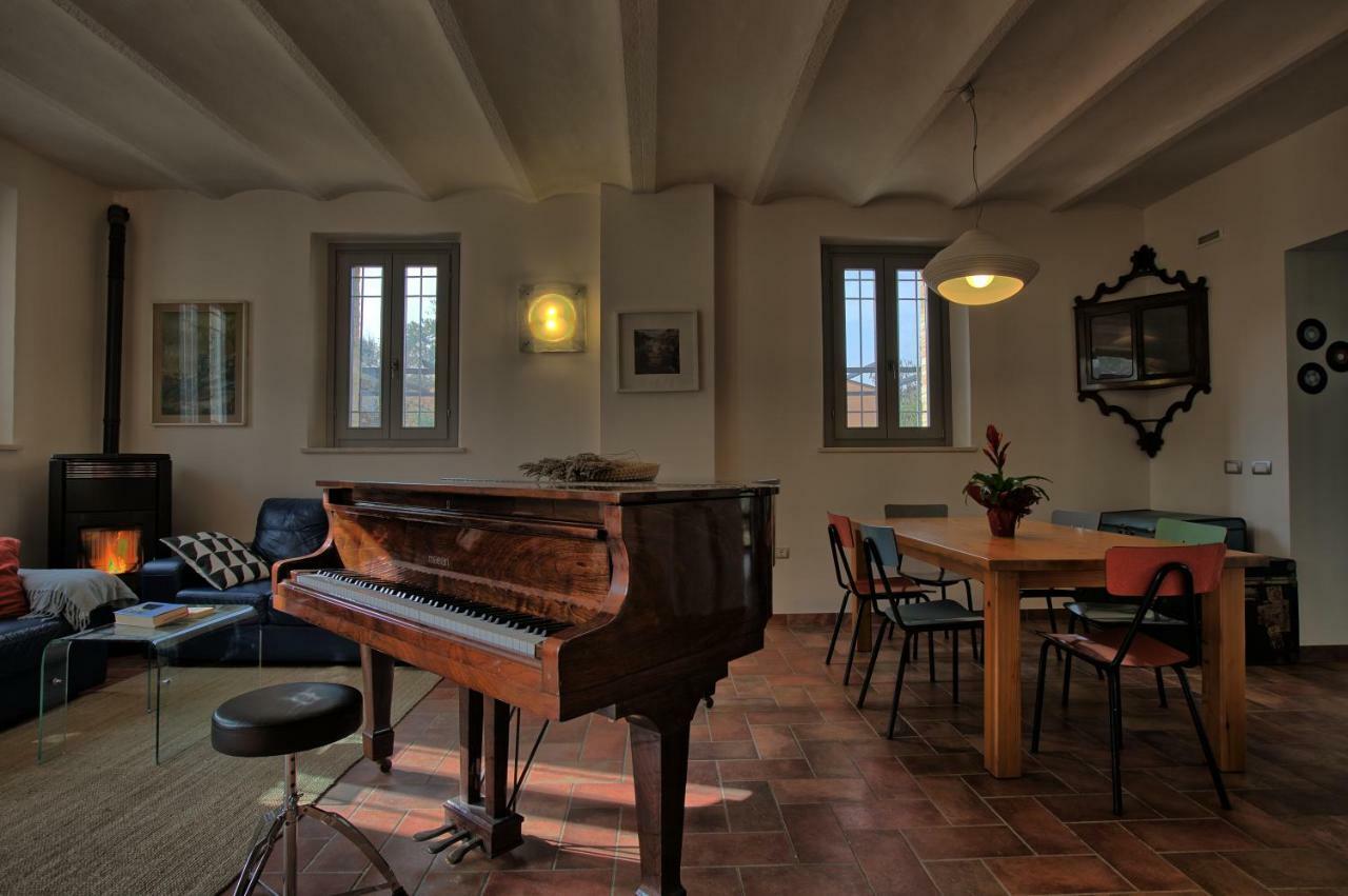 Grande Villa Storica Per Vacanze Con Giardino Privato E Piscina Ostra ภายนอก รูปภาพ